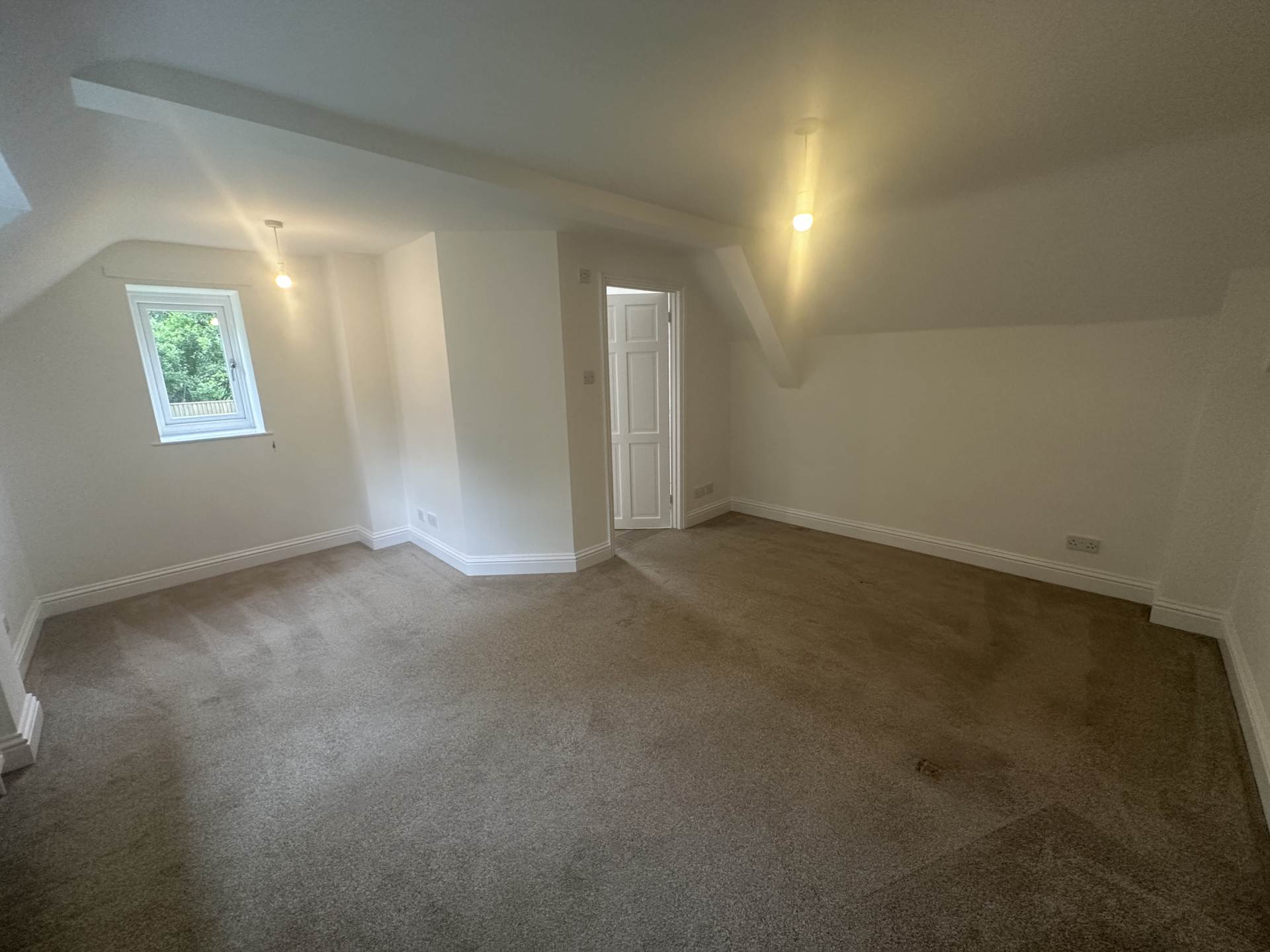 Whites Barn, Finstock, Image 7