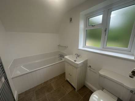 Whites Barn, Finstock, Image 11