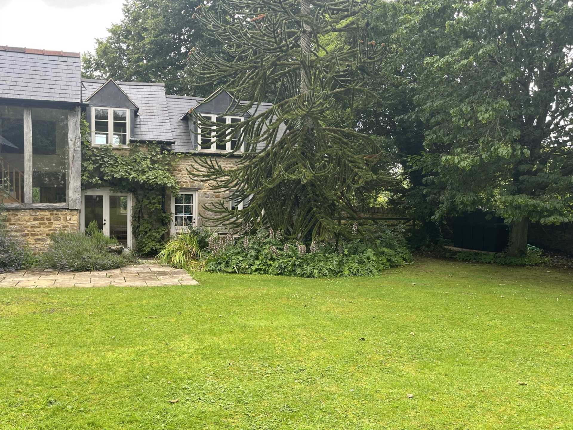 West End, Kingham, Image 12