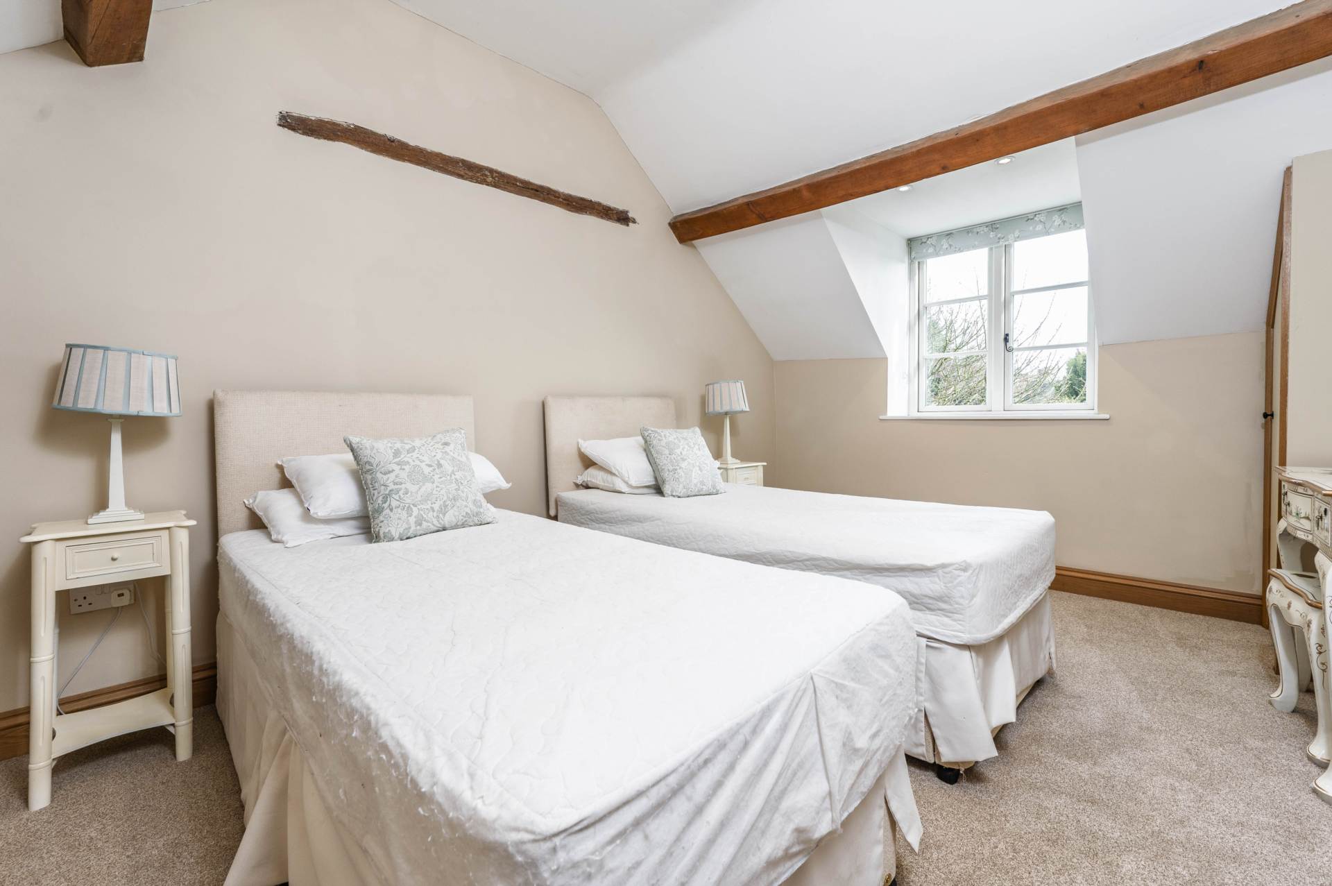 West End, Kingham, Image 13