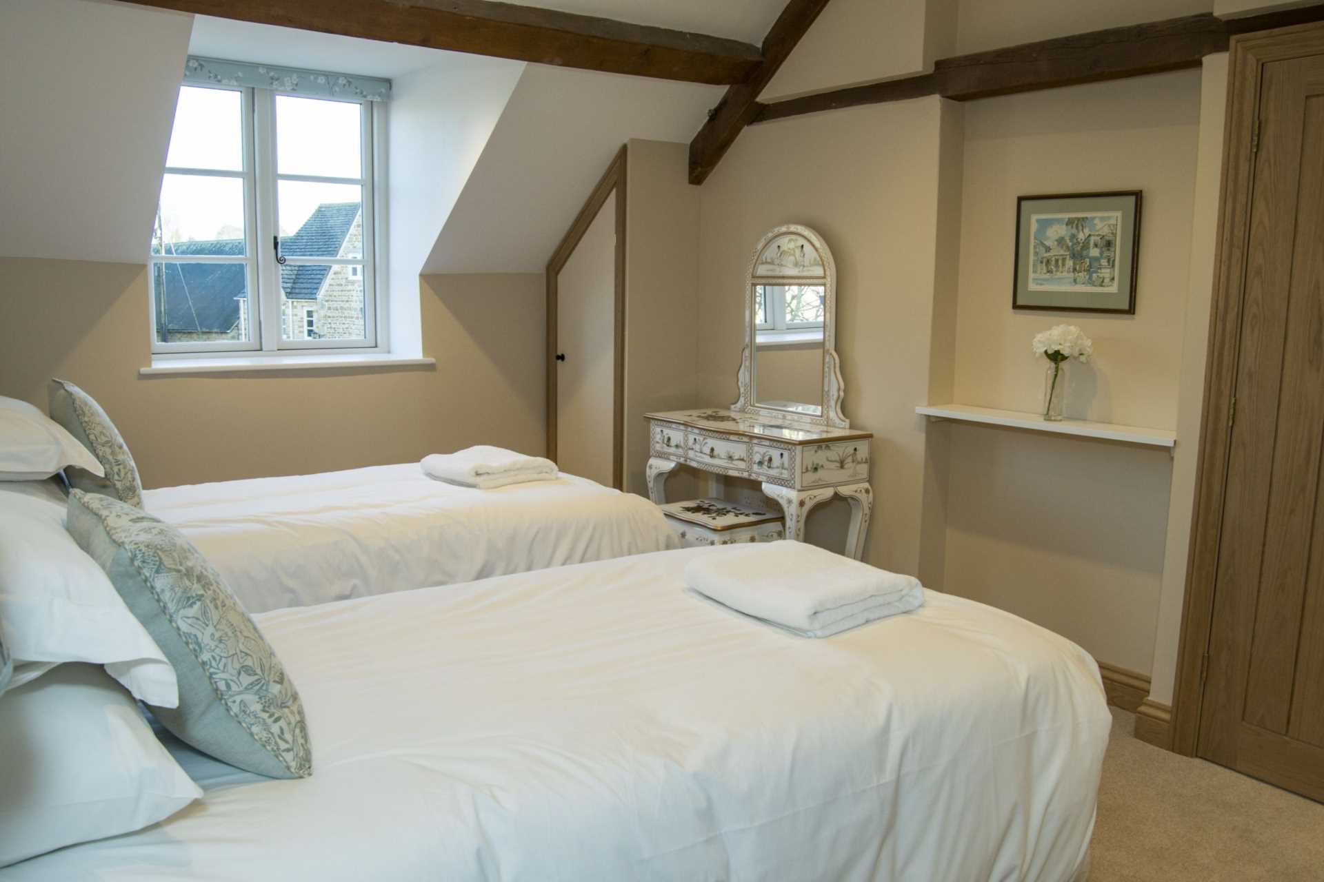 West End, Kingham, Image 8