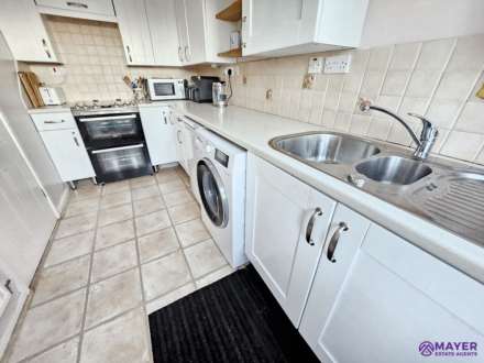 Walsingham Court, Plympton, Image 5