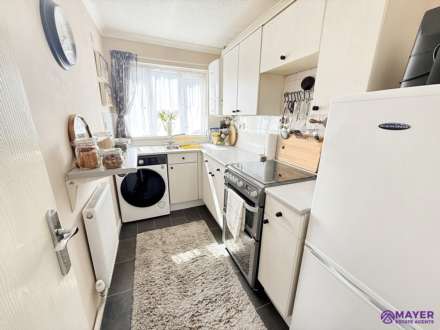 Walnut Drive, Plymouth, Image 4