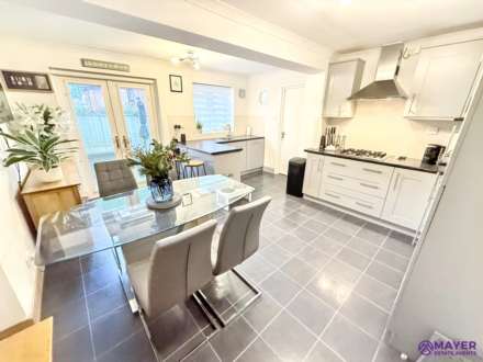 Wellfield Close, Plympton, Image 4