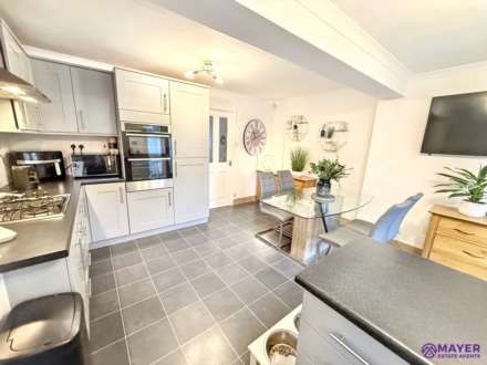 Wellfield Close, Plympton, Image 5