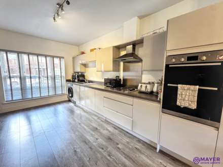 Capricorn Way, Sharford, Image 4