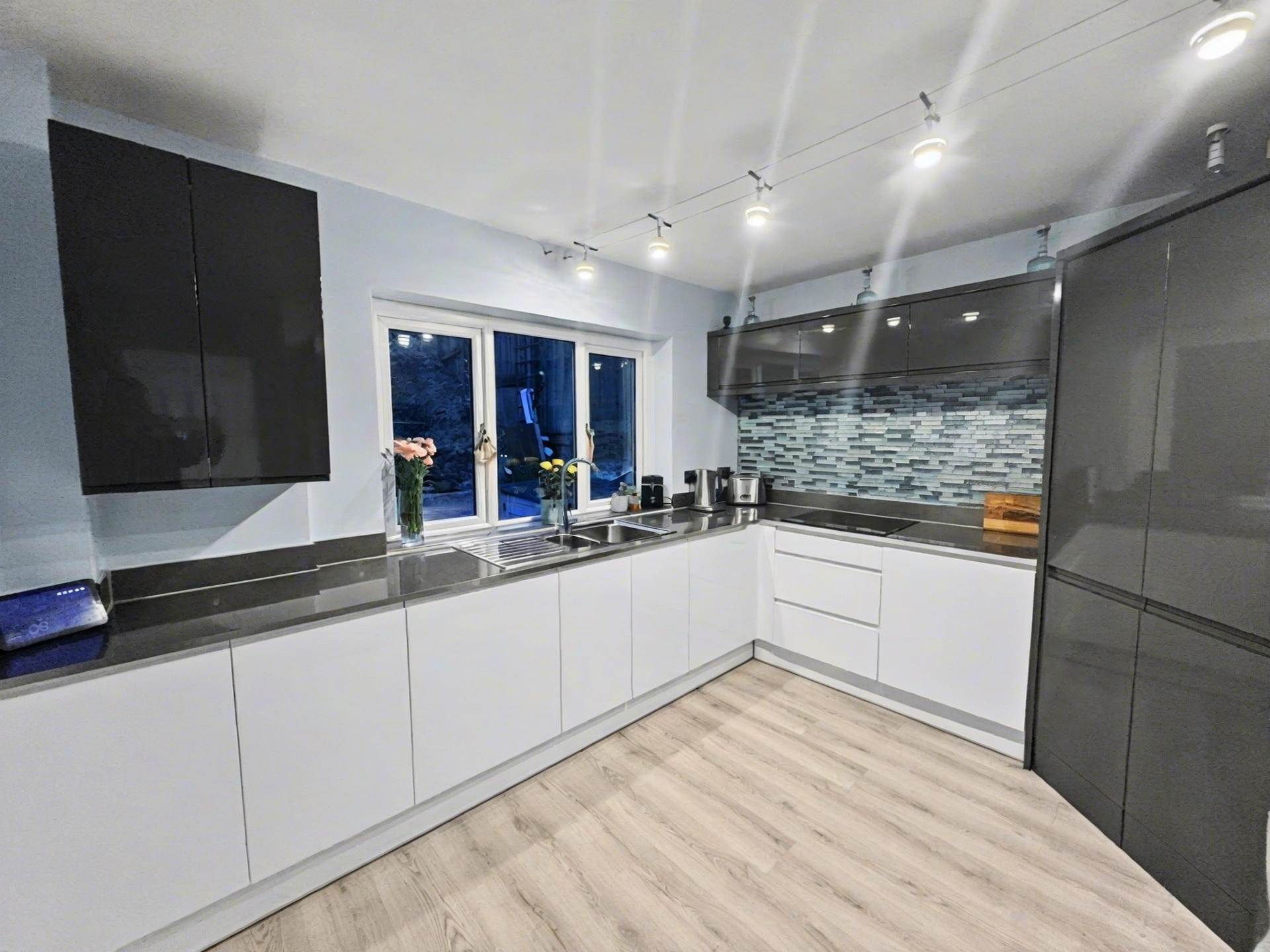 Almeria Court, Plymouth, Image 4