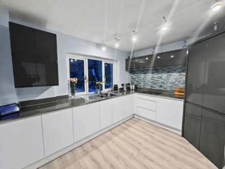 Almeria Court, Plymouth, Image 4