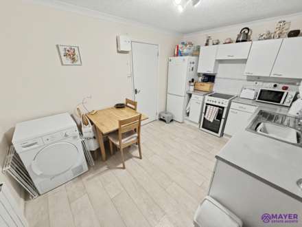 Summerlands Close, Plymouth, Image 5