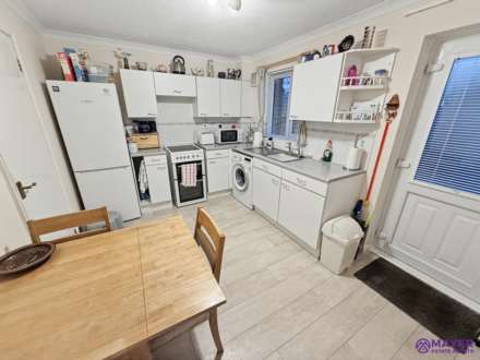 Summerlands Close, Plymouth, Image 6