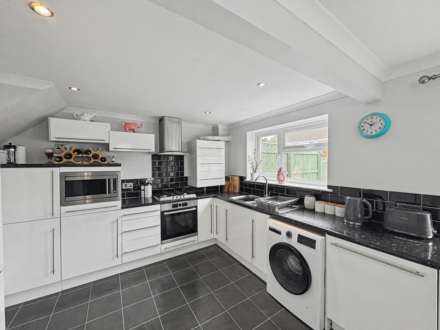 Springwood Close, Plymouth, Image 9