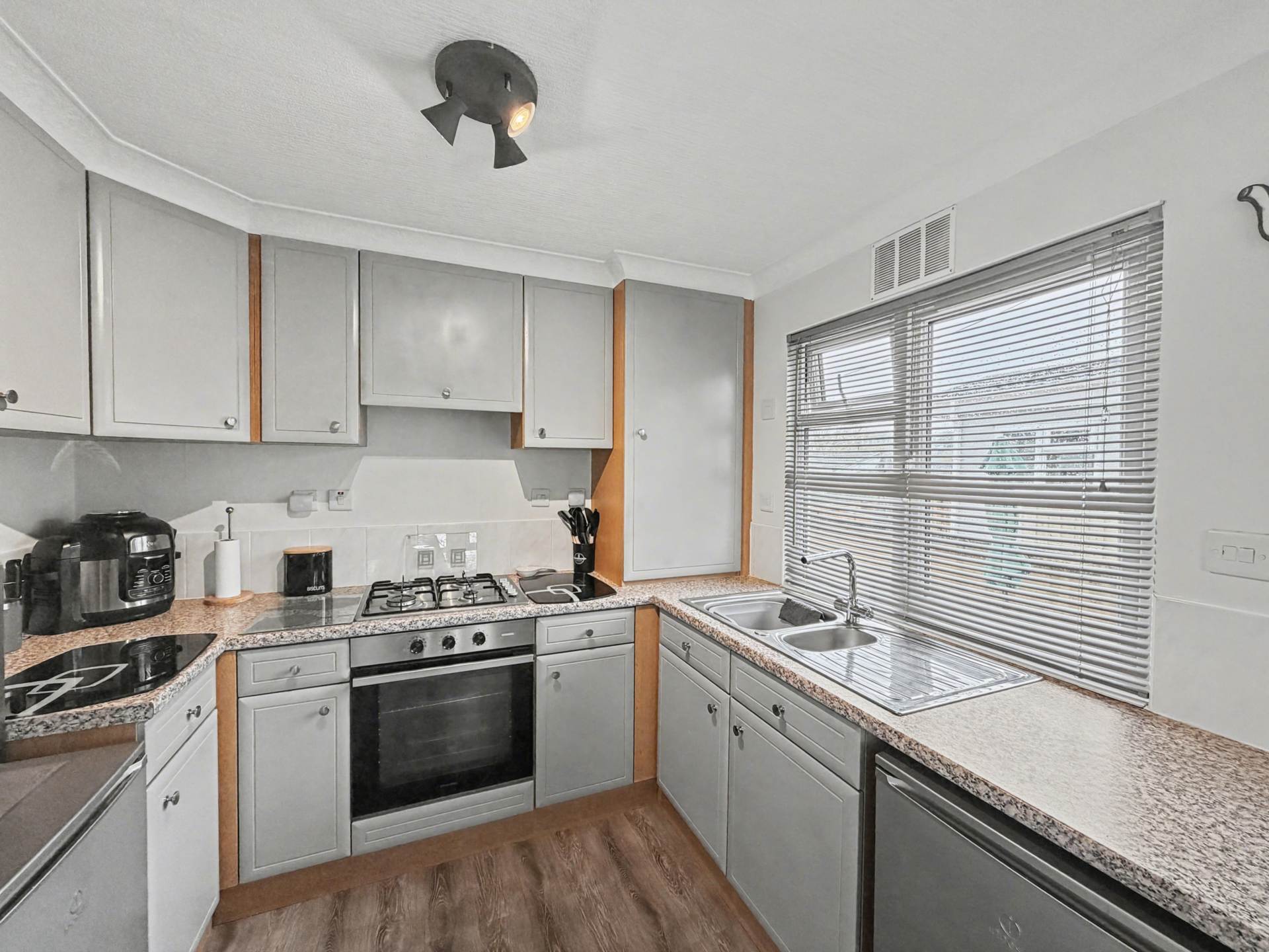 Baytree Close, Glenholt, Image 2