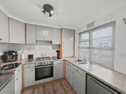 Baytree Close, Glenholt, Image 2