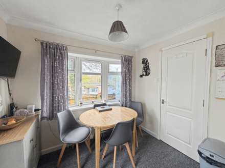 Baytree Close, Glenholt, Image 9