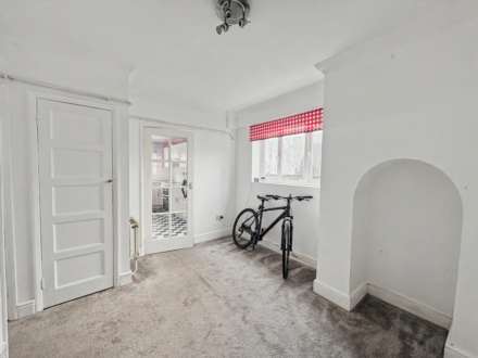 Harwood Ave, Image 15