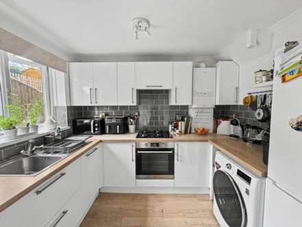 Grantham Close, Plympton, Image 2