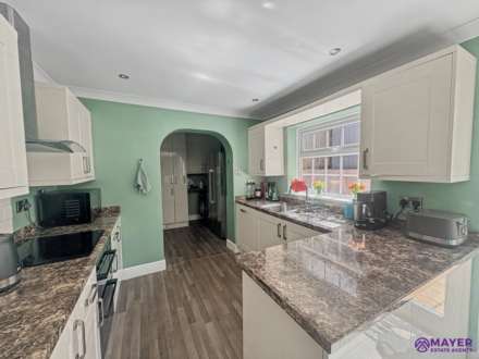 Merafield Drive, Plympton, Image 3