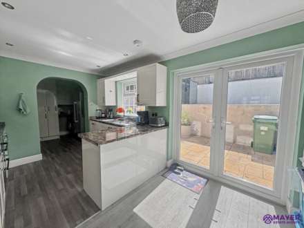 Merafield Drive, Plympton, Image 4