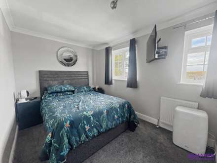 Merafield Drive, Plympton, Image 8