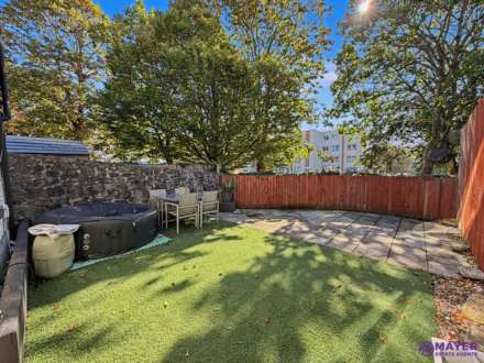 Well Gardens, Plymouth, Image 2