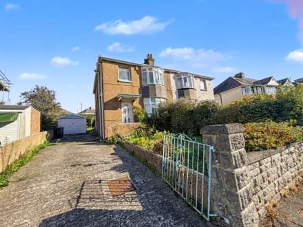 Oakfield Road, Plympton