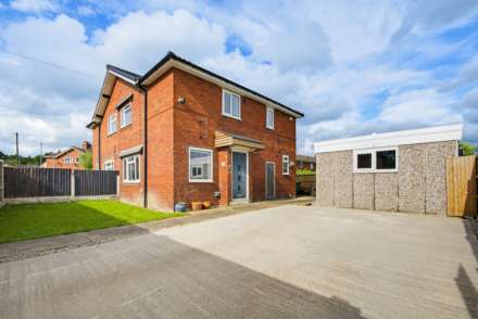 17 Blands Avenue, Allerton Bywater, Castleford, West Yorkshire, WF10 2DS, Image 1