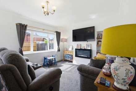 17 Blands Avenue, Allerton Bywater, Castleford, West Yorkshire, WF10 2DS, Image 9