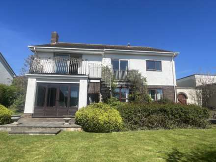 4 Bedroom Detached, Foxholes Hill, Exmouth