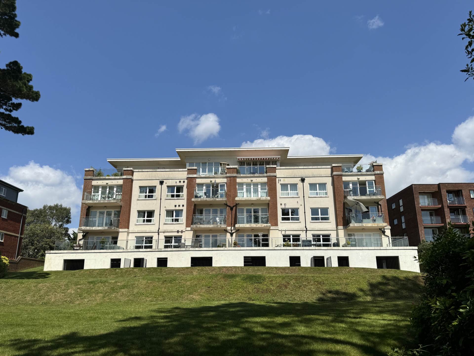 Douglas Avenue, Exmouth, Image 8
