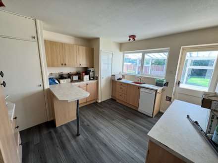 Bapton Close, Exmouth, Image 3
