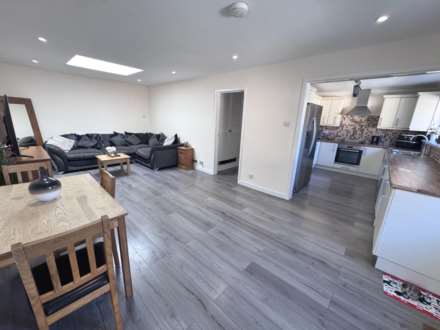 St Johns Road, Exmouth, Image 3