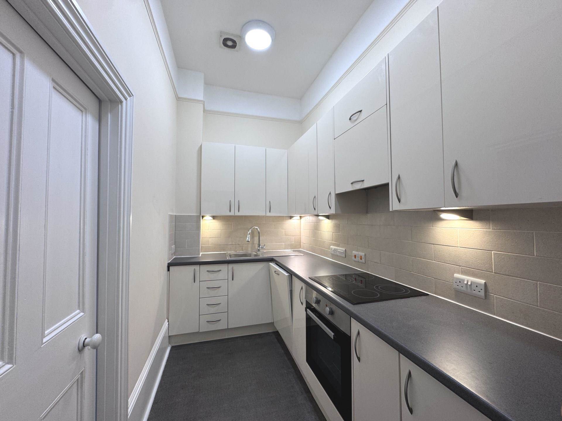 Morton Crescent, Exmouth, Image 7