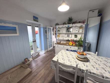 Lyndhurst Road, Exmouth, Image 6