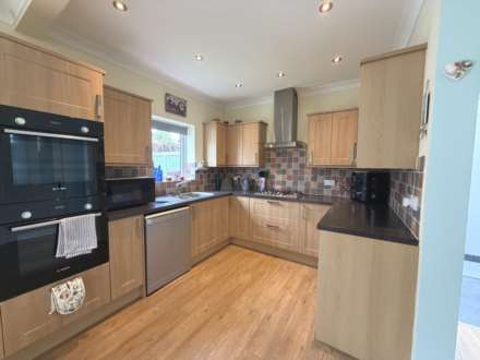 Carter Avenue, Exmouth, Image 4