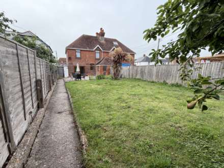 The Avenue, Totland Bay, Image 12