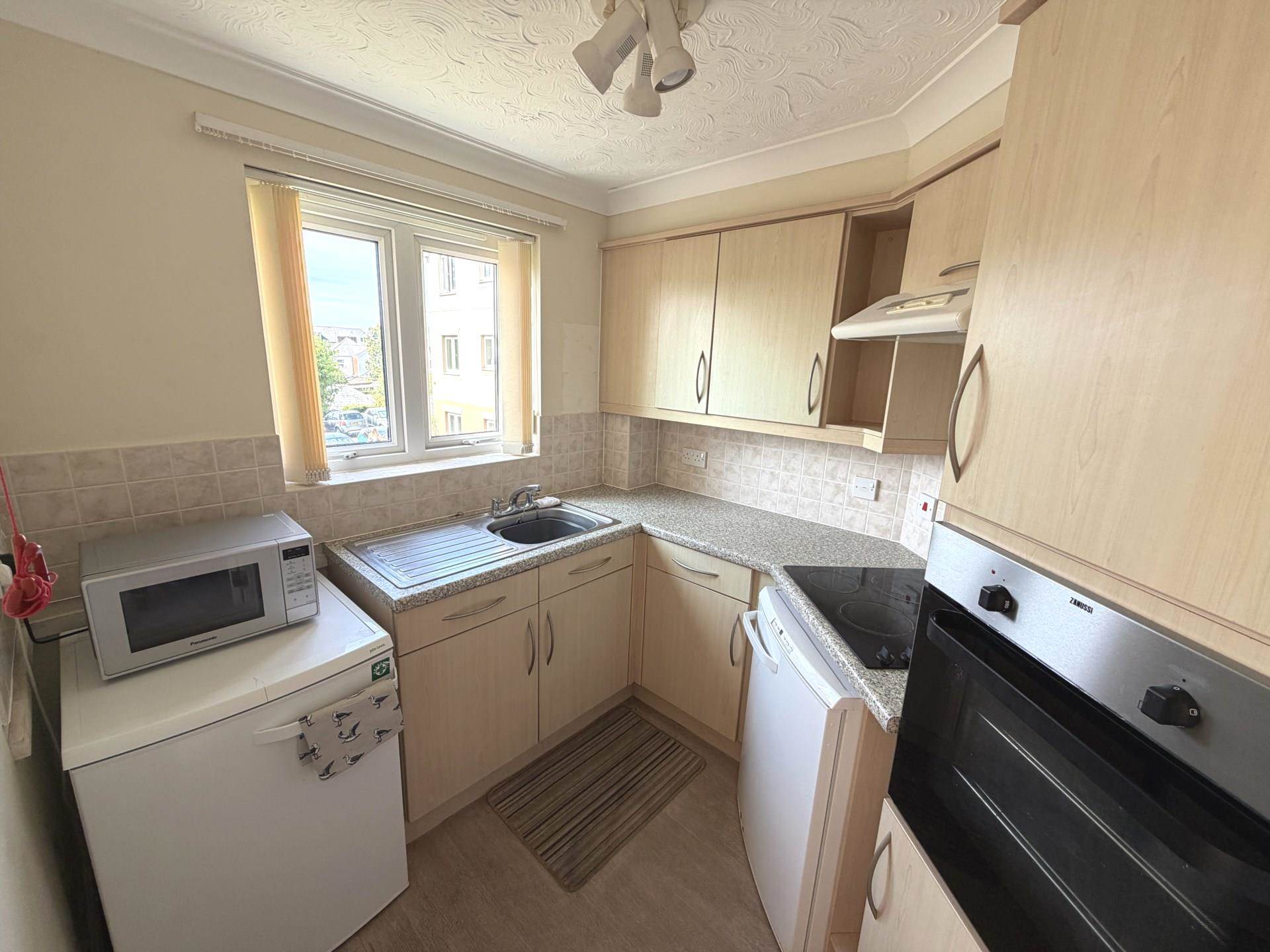 Admirals Court, Exmouth, Image 3