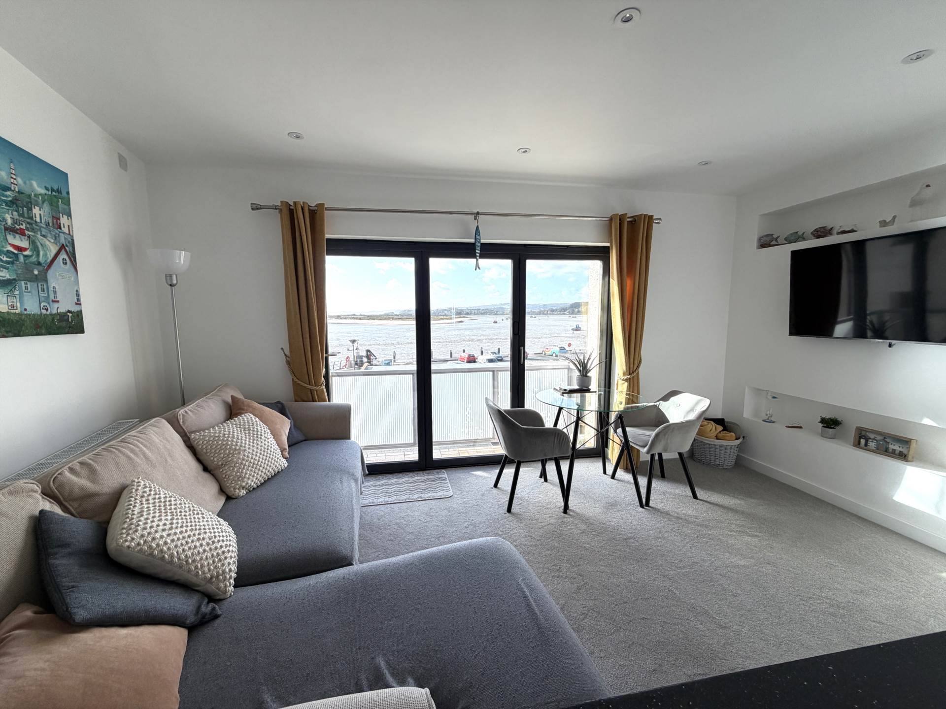 Shelly Court, Pierhead, Image 3