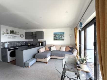 Shelly Court, Pierhead, Image 4