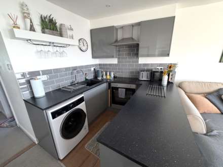 Shelly Court, Pierhead, Image 5
