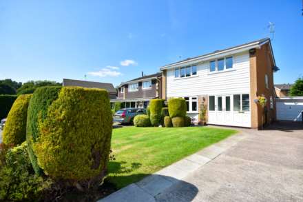 KNOLE AVENUE, Poynton, SK12 1XN