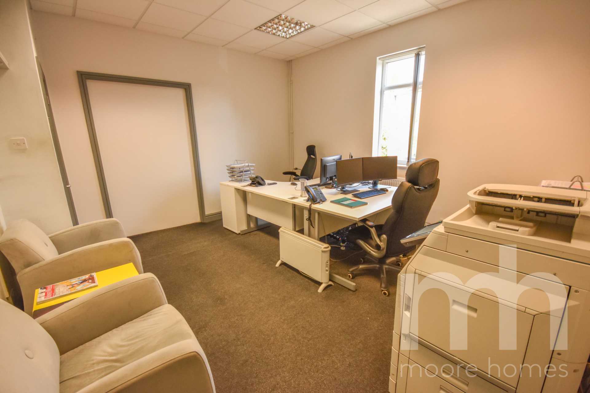 FIRST FLOOR OFFICES, LONDON ROAD NORTH, Poynton, SK12 1QZ, Image 2