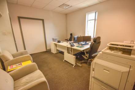 FIRST FLOOR OFFICES, LONDON ROAD NORTH, Poynton, SK12 1QZ, Image 2