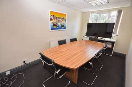 FIRST FLOOR OFFICES, LONDON ROAD NORTH, Poynton, SK12 1QZ, Image 3