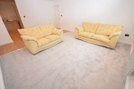 LONDON ROAD SOUTH, Poynton, Image 4