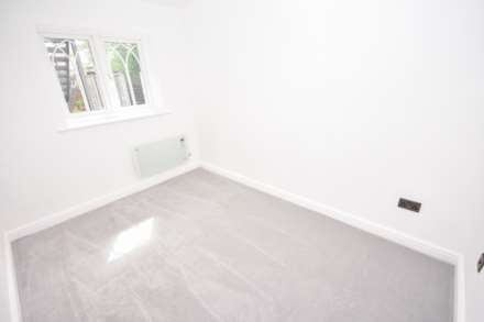 LONDON ROAD SOUTH, Poynton, Image 9