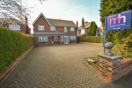 4 Bedroom Detached, CLIFFORD ROAD, Poynton, SK12 1JA