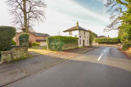 SOUTH PARK DRIVE, Poynton, SK12 1BN, Image 32