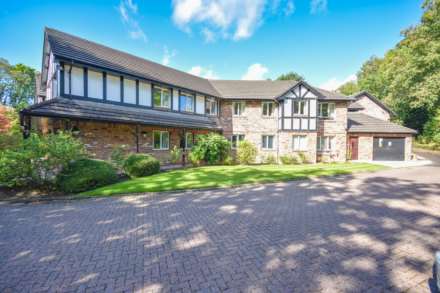 WOBURN COURT, Poynton, SK12 1DF, Image 15