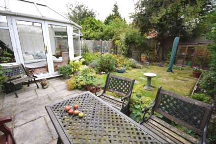 GREBE CLOSE, Poynton, Image 21