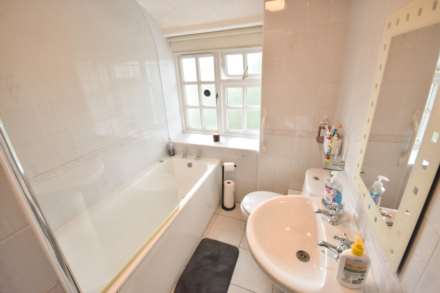 MIDDLEWOOD ROAD, Poynton, SK12 1TS, Image 14